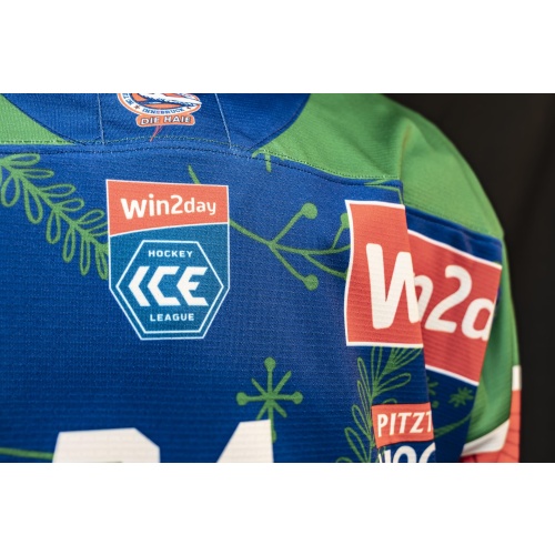 #77 Darien Craighead | X-Mas Trikot 25-26